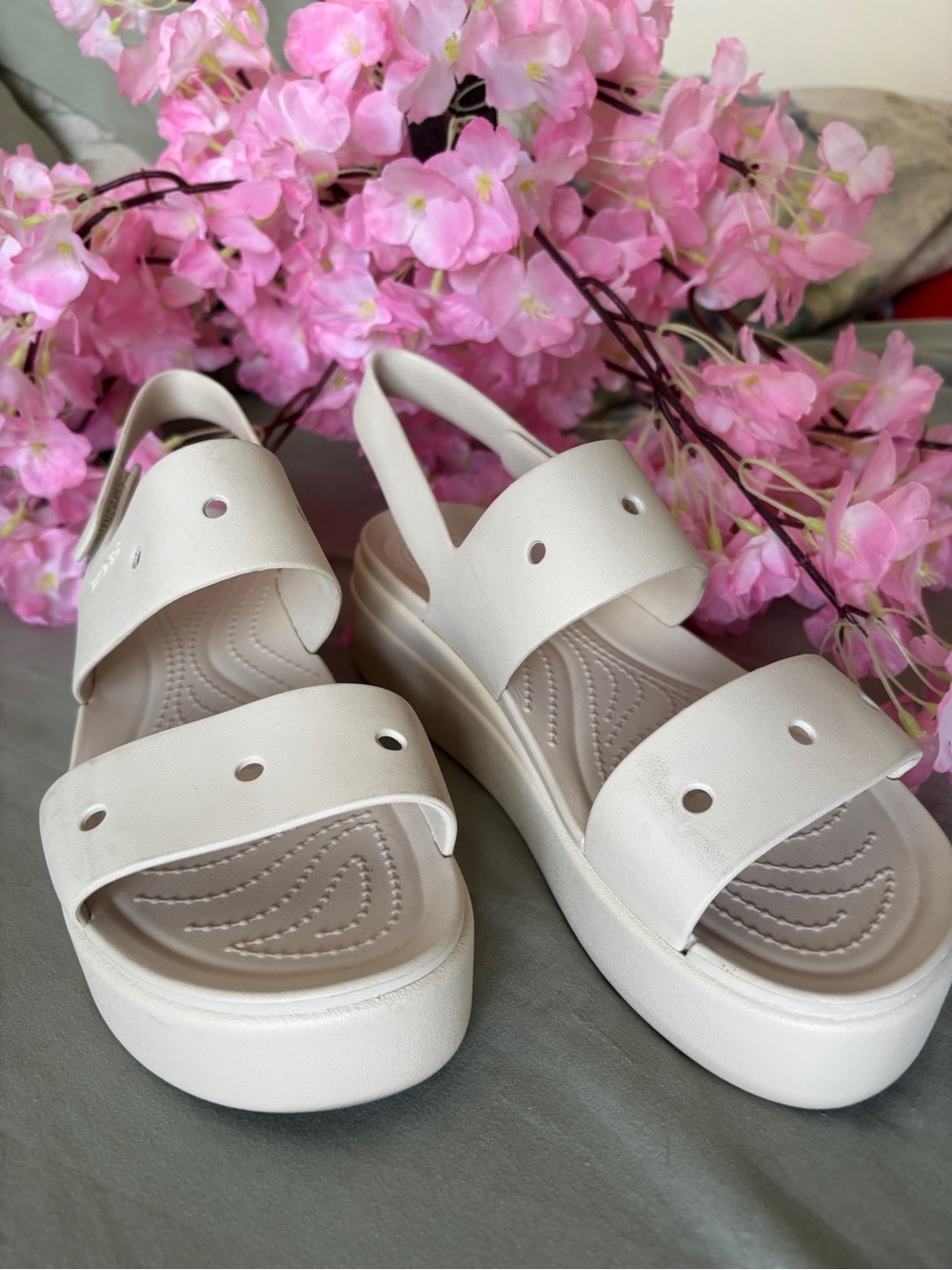 Lite Ride by Crocs small platform sandals